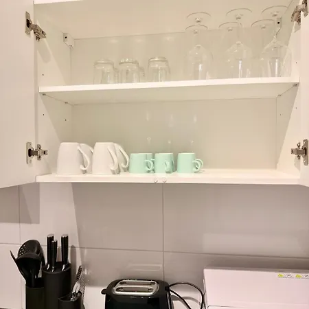 Stylish Mit Beamer & Balkon Zentral アパート *