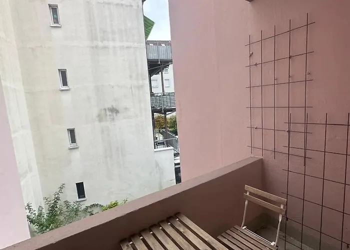 Daire Stylish Mit Beamer & Balkon Zentral *