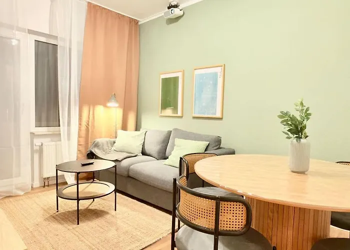 Daire Stylish Mit Beamer & Balkon Zentral