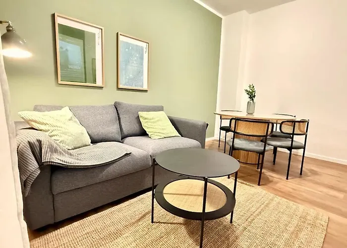 Stylish Mit Beamer & Balkon Zentral Daire