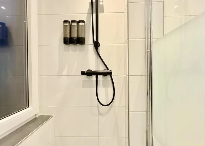 Stylish Mit Beamer & Balkon Zentral *