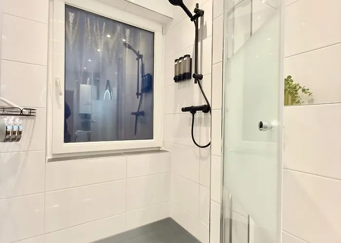 Stylish Mit Beamer & Balkon Zentral *